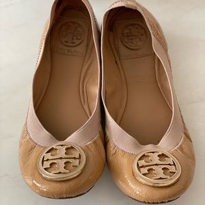 TORY BURCH ELASTIC PATENT LEATHER BALLERINA FLAT SIZE 5.5
